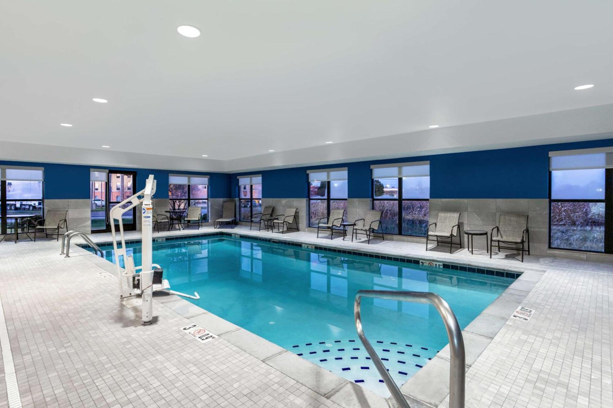 Hampton Inn & Suites Muncie Kültér fotó